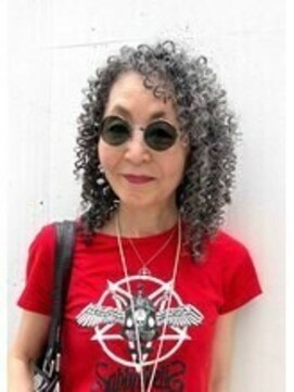 ラブ ロック Love' Lock グレイヘアのスパイラルパーマ・白髪のスパイラルパーマ