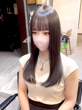 シェルハ(SHELHA) パッツン前髪 ワイドバング 小顔に見える後れ毛 ダークグレー