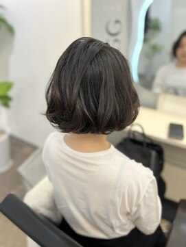 マーリー(marlee) ナチュラルショートヘア巻きおろし