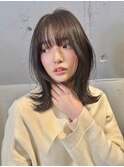 くびれヘアミディアムレイヤーハッシュカットオリーブグレージュ