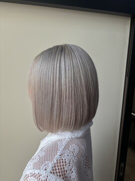 エイミー(Aimee) Aimee町田 ホワイトシルバー