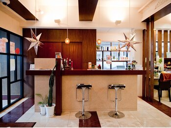 ヘアースペースブルーム ヒーロー 園田店(HAIR SPACE BLOOM hero)の写真/落ち着いた雰囲気の店内だから、周りを気にせずリラックスできる♪あなただけの特別なサロンタイムを＊