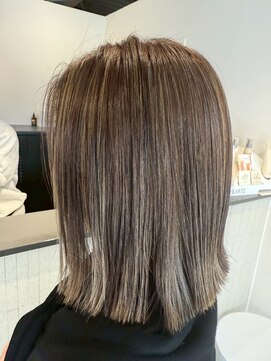 ギネス(Giness) 細ハイライトのくすみベージュ