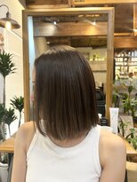 マスカリ(muscali)&nbsp;ハイライト/ダークアッシュ似合わせカットミディアムレイヤーe64