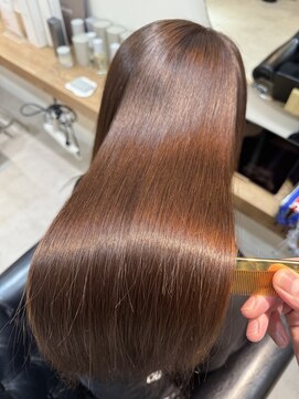 ニフティー(Nifty) イルミナカラー/レイヤーカット/水素カラー/縮毛矯正