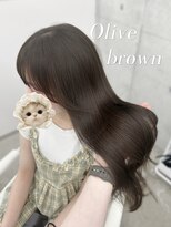 エヌアイ オモテサンドウ(ni omotesando)&nbsp;透明感　オリーブブラウン　【正木碧】