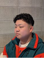 ワンワンオー バーバーショップ コンチネンタル(@110 BARBER SHOP continental)&nbsp;海外風センターパートツーブロックアップバングミドルフェード