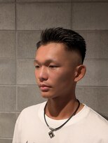 ワンワンオー バーバーショップ コンチネンタル(@110 BARBER SHOP continental)&nbsp;コームオーバーミドルフェードスキンフェード