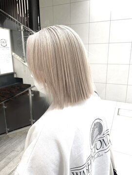 ジゼル(gisele) （小山）ワンブリーチでホワイト系