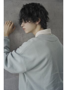 シン(syn) 前髪長めマッシュウルフ