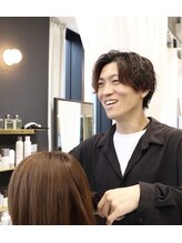 某大手会社1位の実績！縮毛矯正のカリスマ☆どんな髪質も治します♪