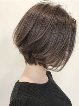 ヘアー グリーン(hair green)の写真/【白髪を活かすデザインカラー】艶感UP！大人女性に人気のワンランク上のスタイルに♪