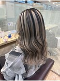 セミロング・ホワイトベージュ・ローライト