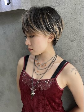 ヴェイン 渋谷(vain) ハイライト　ハンサムショート　アッシュブラック