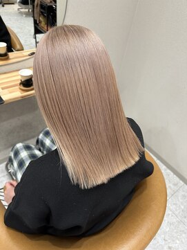 シカ 神戸三宮元町店(Cica) 神戸　三ノ宮　ベージュ　髪質改善　ハイトーン　ケアブリーチ