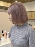 グレージュ切りっぱなしボブ前髪ありミニボブミルクティベージュ