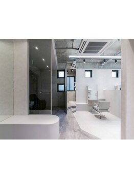 30代からの大人女性に高支持の美髪ケア◎髪質改善トリートメントに特化！静かに過ごせるサロン×半個室空間