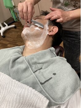カザマの写真/【JR桂川駅7分】顔の第一印象を左右する眉・ひげのお手入れはプロにお任せ！お肌も気分もスッキリ爽快♪