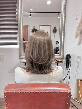 ヘアメイク アンフィ(amphi) ..~*＊. ..~*＊. ..~*＊..