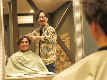 アオヤマ(AOYAMA)の写真/一人のスタイリストが仕上げまで担当。マンツーマンで、あなたの髪のお悩みを一緒に解決してくれます！