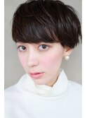 モードからカジュアルなファッションに◇アッシュ系大人ショート