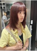 顔まわりレイヤーミディアムレイヤーディープレッドブリーチなし