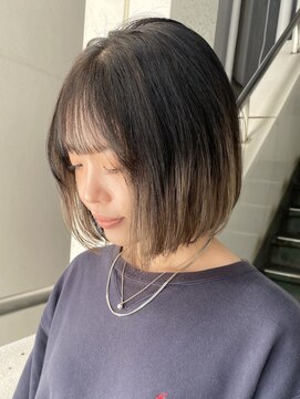 ソーコ 渋谷(SOCO) ミニボブ切りっぱなしボブハイトーンベージュカラーショートボブ