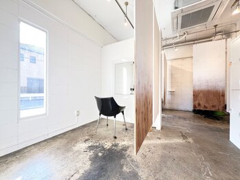 ディアーズ 守山店(Dears)の写真/憧れの艶髪になりたい大人女性必見！上品な空間でのマンツーマン施術でお客様のお悩みを解決します。