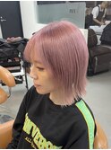ピンクベージュ