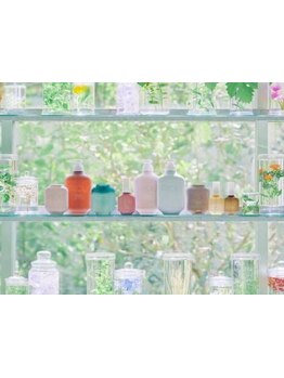パサつき/枝毛/艶が出ない…など様々なお悩みに合わせたトリートメントを多数取り扱い◎