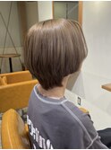 ショートカット×グレージュカラー