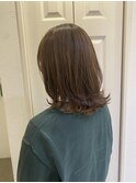 ミディアムエフォートレスレイヤースタイル×ベージュカラー