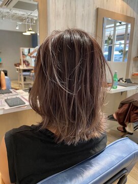 ウルバイオハナ(Ulu by ohana) くびれレイヤー×大人ハイライトカラー