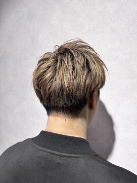 リグ(Lig) ハイライト×刈り上げショート