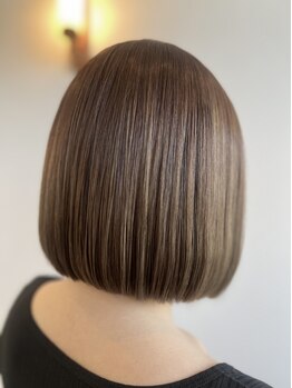 クペシック(Coupe et Chic)の写真/【ヘアケアに特化したこだわりのトリートメント使用！】大人女性のための艶めく美髪を作ることができます◇