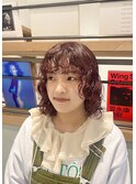 暖色系カラー×前髪までくるくるな外国人風癖っ毛パーマ