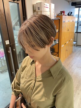 コワファーストナガサキシャンプーボーイ(COIFF1RST NAGASAKI SHAMPOO BOY) 大人ショートボブ丸みショートカットマッシュショート前髪あり