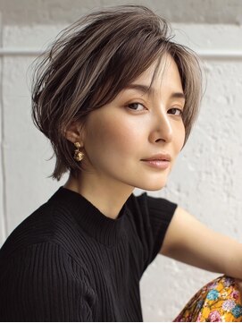 ハーツ(Heart's) ミセスショート×白髪ぼかしカラー３０代４０代５０代６０代