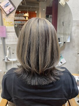 コージー(Kozy) アンブレラカラー/くびれミディ/派手髪/コントラストカラー