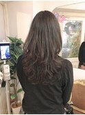 レイヤー高めの外ハネくびれロングワンカール仕上げ