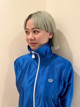 ビュートリアム265(BEAUTRIUM 265) ハイトーンカラー マッシュボブ ぱっつん前髪 アースカラー 銀座