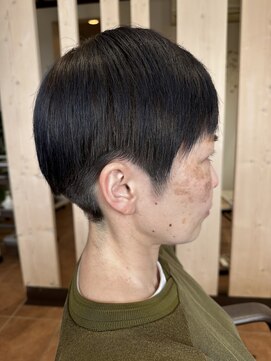 フランジェッタヘアー(Frangetta hair) 大人ショート