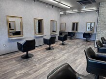 レイグロー バイ ヘッドライト 東海店(RAYGLOW by HEADLIGHT)の雰囲気（シンプルでお洒落な洗練された店内◎）