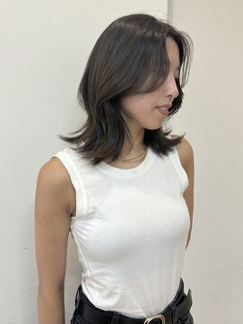 ミレバイジェニー (mirae by geny) レイヤーカット 外ハネ  後れ毛r