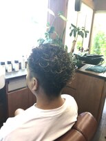 ナンバーエイト(number eight)&nbsp;ビジネスカジュアルツイストスパイラルパーマツーブロック