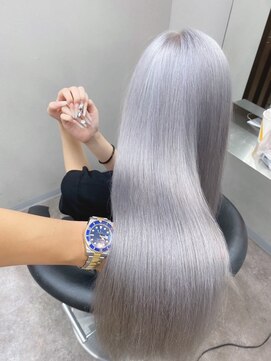 エミーバイモアムー(Emmie byMoremuu) ［南越谷YU-TA］シルバーカラー