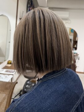 ルイ(ROUIS produced by LUCK 津田沼) ROUIS 津田沼 アンブレラカラー ブリーチ