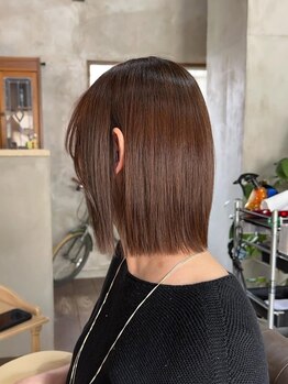 トイトイトイ(toi toi toy)の写真/髪質や骨格に合わせた顔周りのこだわりカットで横顔から美人に◆やわらかい雰囲気と抜け感を演出します♪