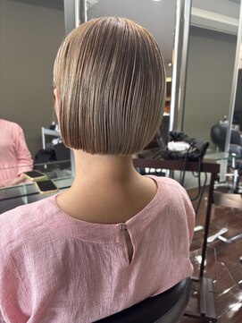 シャンプーボーイエイムス(SHAMPOO BOY aims) ハイトーン ボブ