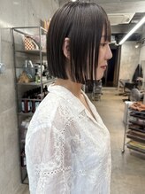 フィーカ(Fiika) ボブ/顔周りレイヤー/グレージュ【肥後橋】